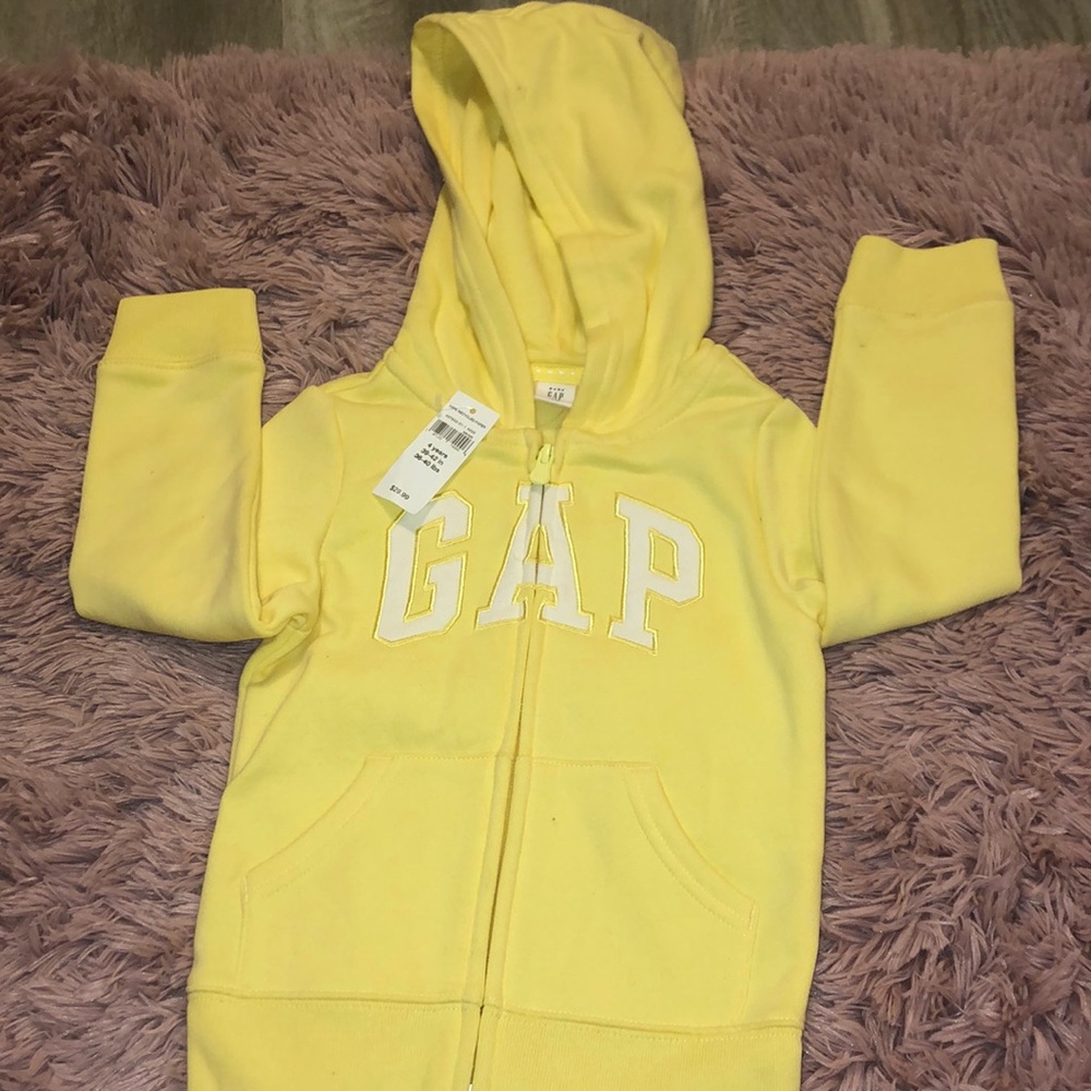 GAP GIRL SWEATER- size 4 yr old